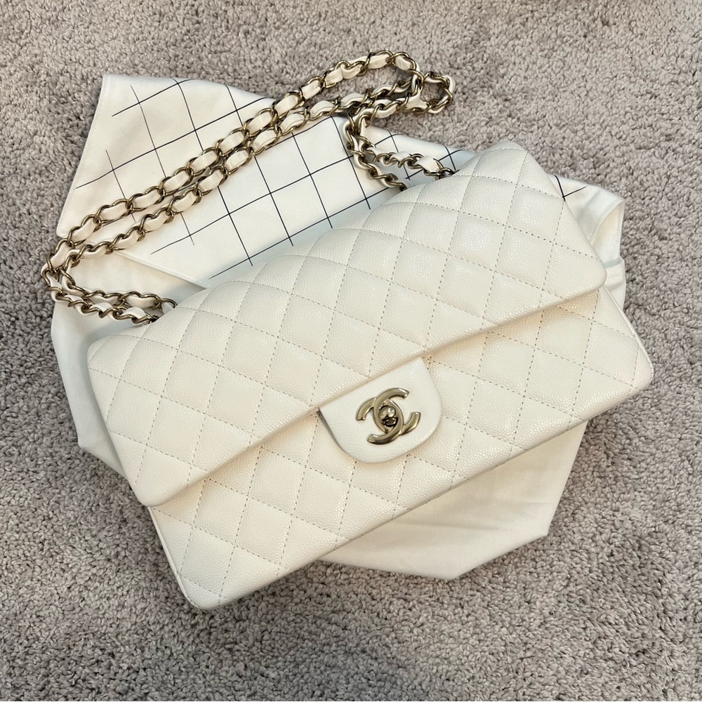 Chanel White Medium Classic Flap Bag - Picture 2 of 15